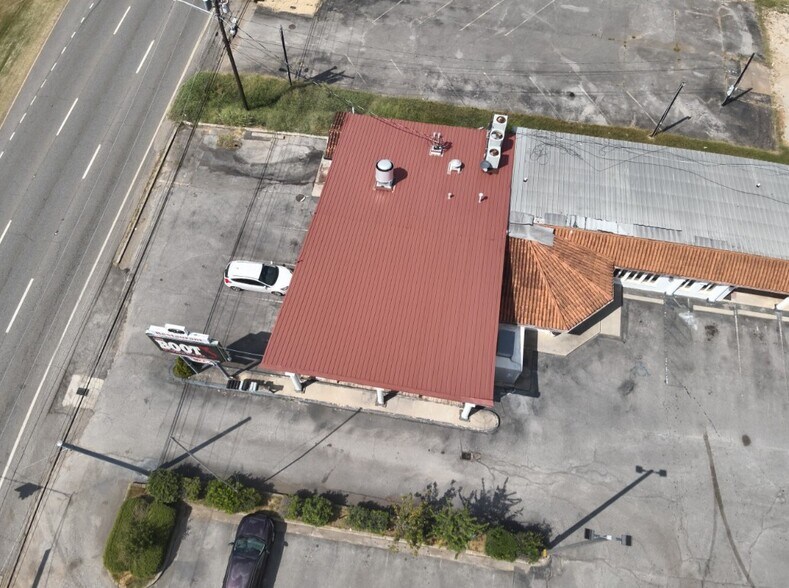 More Photos Of 11505 S Memorial Pky, Huntsville Storefront For Sale
