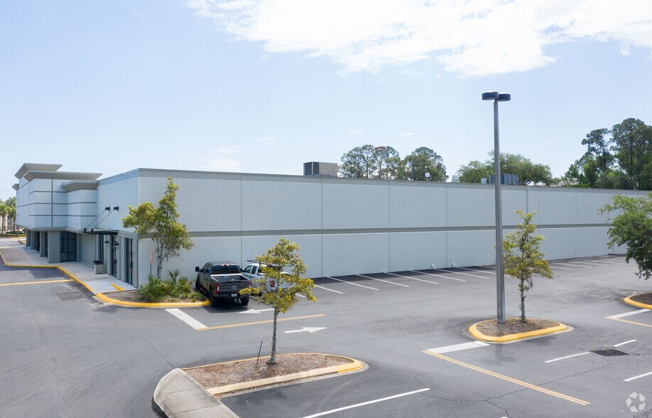 More Photos Of 5940 Beach Blvd, Jacksonville Freestanding For Lease