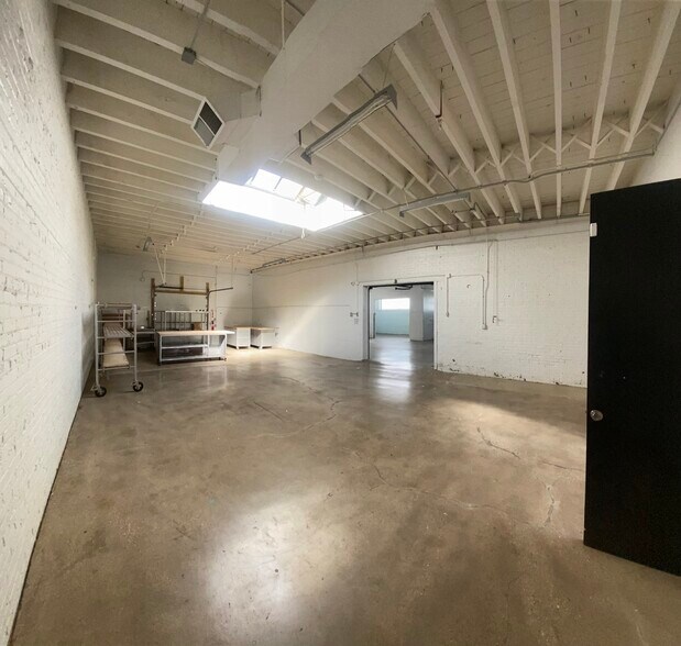 More Photos Of 1700 N Throop St, Chicago Office For Lease