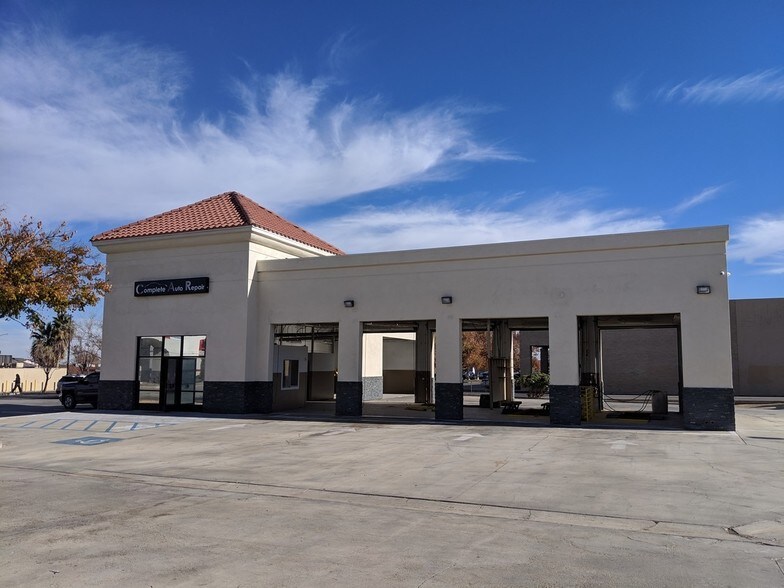 Primary Photo Of 202 E Palmdale Blvd, Palmdale Auto Repair For Lease