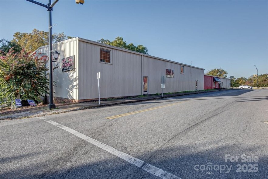 More Photos Of 301 S Battleground Ave, Kings Mountain Specialty For Sale