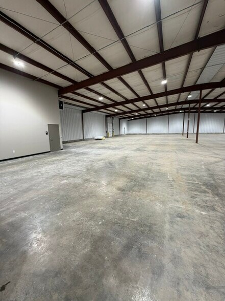 More Photos Of 190 Morris Dr, Harrodsburg Warehouse For Lease