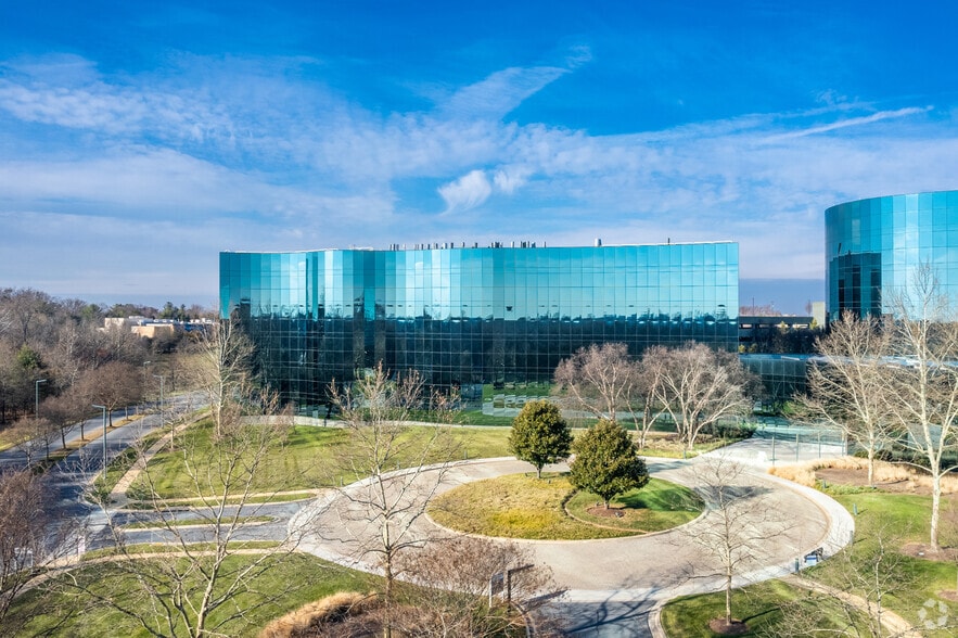 More Photos Of 14200 Shady Grove Rd, Rockville Unknown For Lease