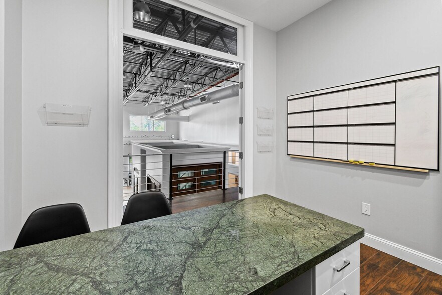 More Photos Of 5401 N Haverhill Rd, West Palm Beach Warehouse For Lease