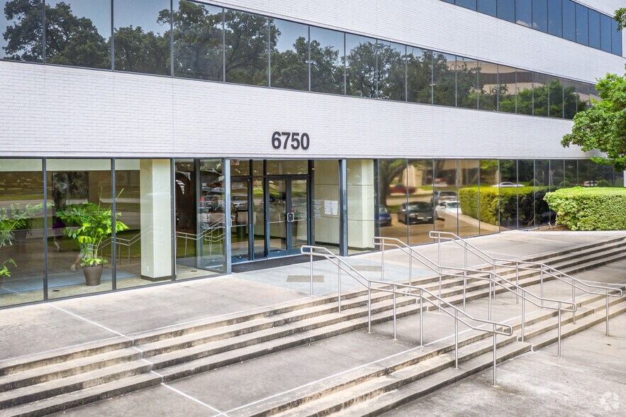 More Photos Of 6750 West Loop South, Bellaire Medical For Lease