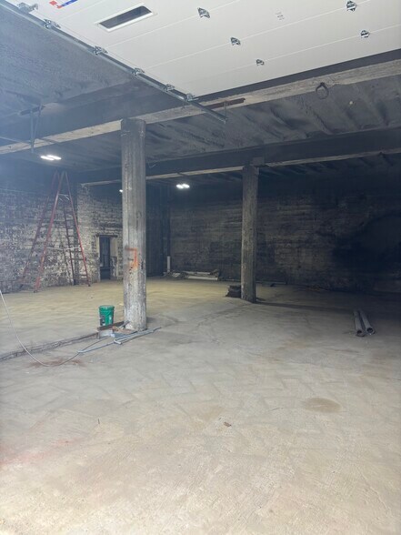More Photos Of 1430 High St, Pittsburgh Warehouse For Lease