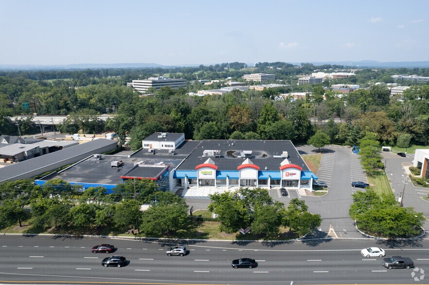 More Photos Of 141 Route 17, Paramus Freestanding For Lease