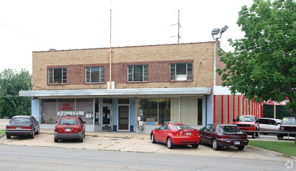 More Photos Of 708 SW 6th Ave, Topeka Storefront Retail Residential For Lease