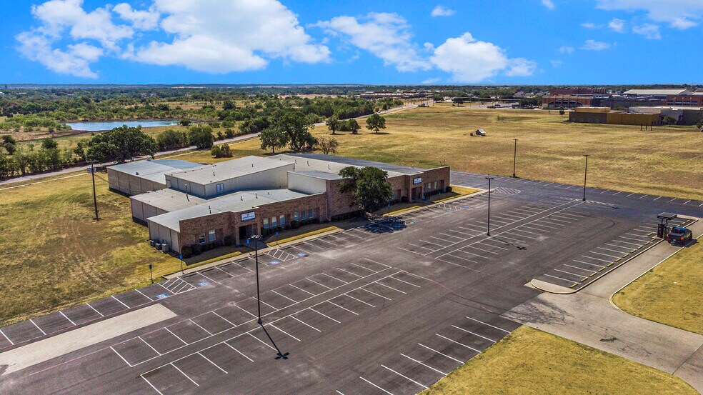 More Photos Of 1014 N Nolan River Rd, Cleburne Medical For Sale