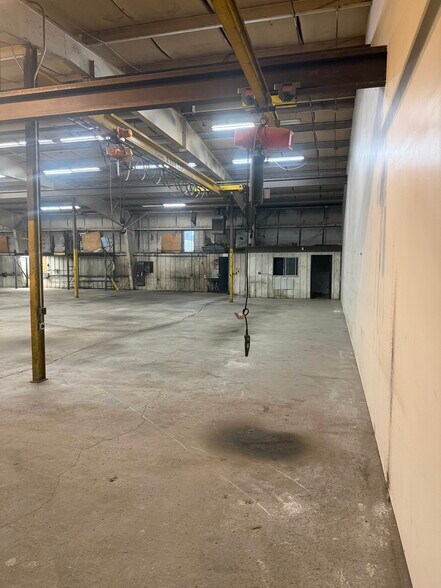 More Photos Of 1120 W 41st St, Tulsa Warehouse For Lease