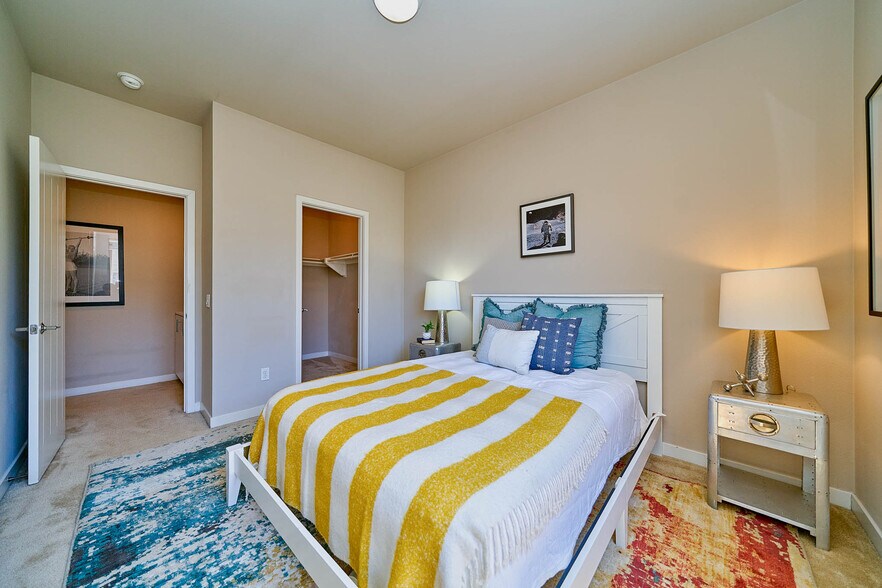 More Photos Of 801 S Anaheim Blvd, Anaheim General Retail For Sale