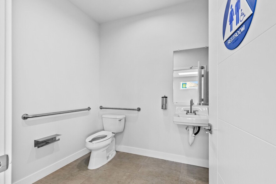 More Photos Of 111 S Garfield Ave, Montebello Medical For Lease