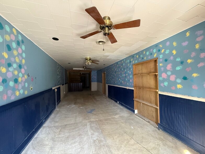 More Photos Of 615 W Main St, Mitchell Storefront For Sale