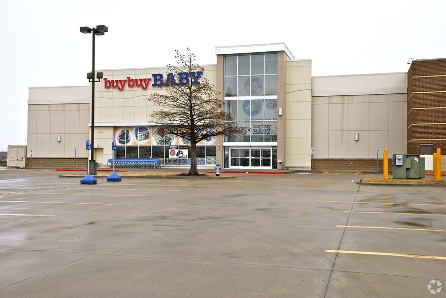 More Photos Of 2712 N Central Expy, Plano Freestanding For Lease