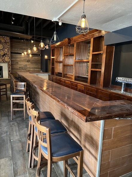 More Photos Of 340 Greenlawn Ave, Columbus Restaurant For Sale
