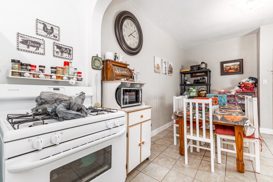 More Photos Of 2535 Central Ave, Dubuque Apartments For Sale