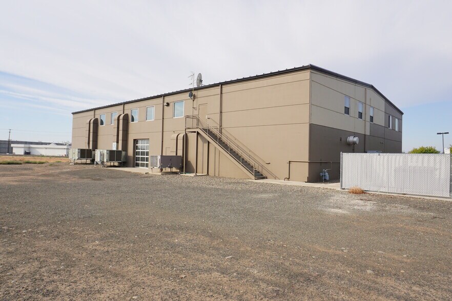 More Photos Of 2500 Business Ln, Yakima Freestanding For Sale