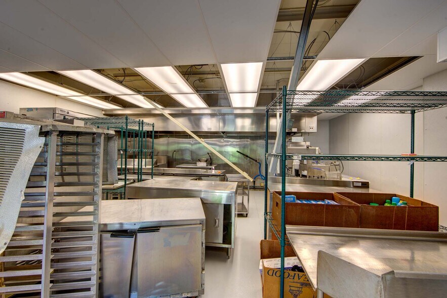 More Photos Of 302 Main St, Columbia Industrial For Sale