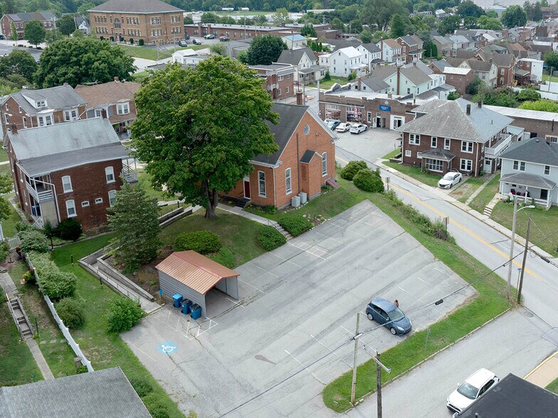 More Photos Of 152 N Main St, Spring Grove Specialty For Lease