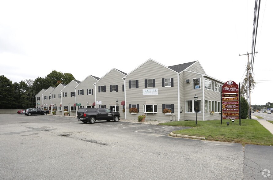 Primary Photo Of 861 Lafayette Rd, Hampton Office For Lease