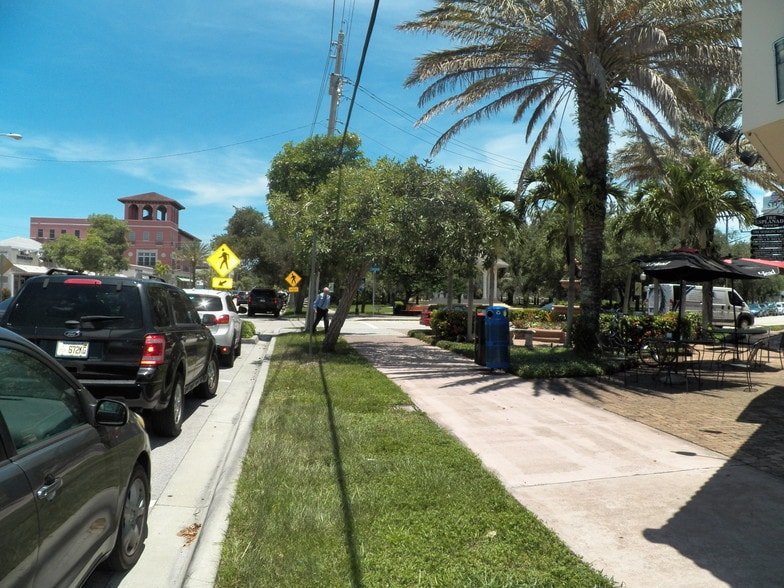 More Photos Of 38 SE Ocean Blvd, Stuart Storefront Retail Office For Lease