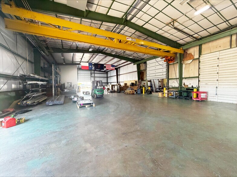 More Photos Of 1640 Brittmoore Rd, Houston Warehouse For Sale