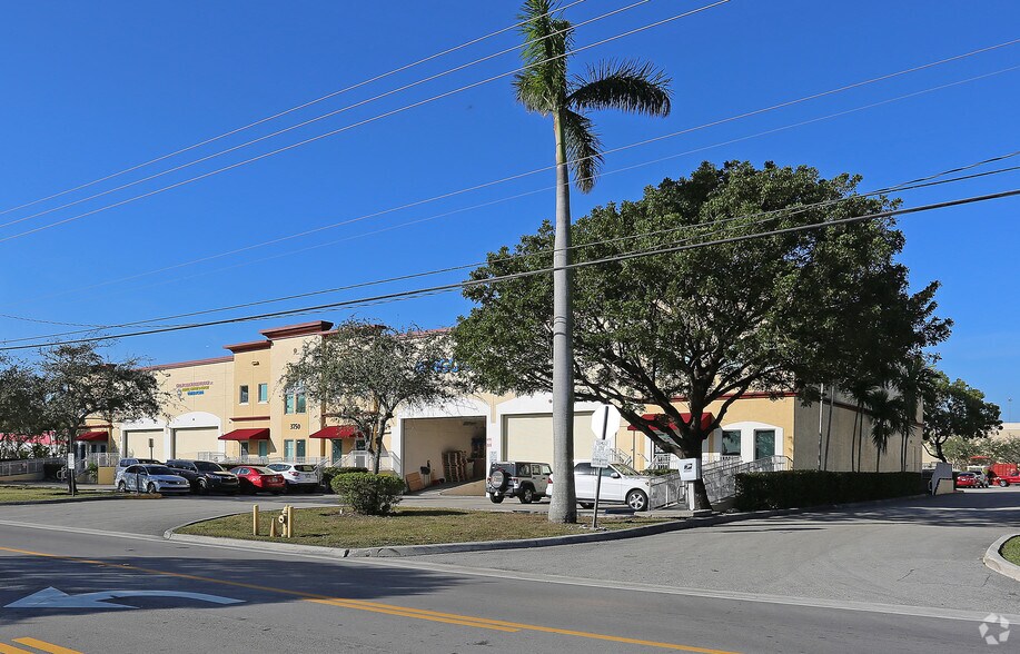 More Photos Of 3750 NW 114th Ave, Miami Warehouse For Lease