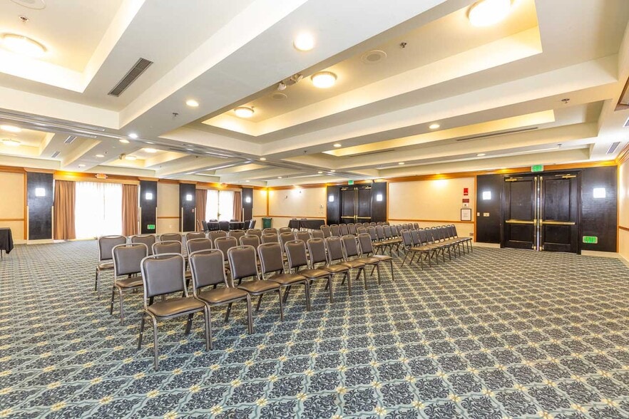 More Photos Of 74695 Highway 111, Palm Desert Hotel For Sale