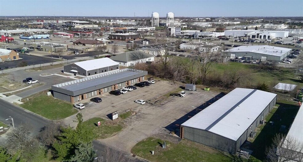 More Photos Of 1703 Candletree Dr, Peoria Warehouse For Lease