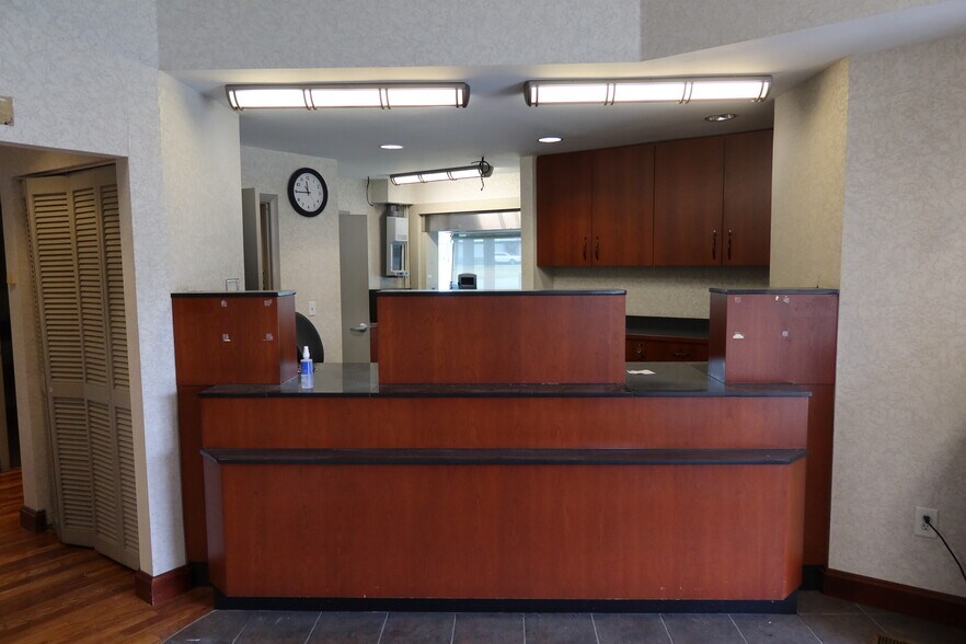 More Photos Of 3269 Highway 126, Blountville Bank For Sale
