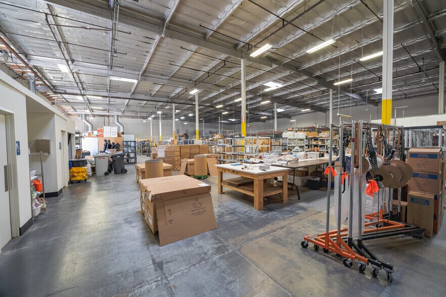 More Photos Of 7101 Fair Ave, North Hollywood Warehouse For Lease