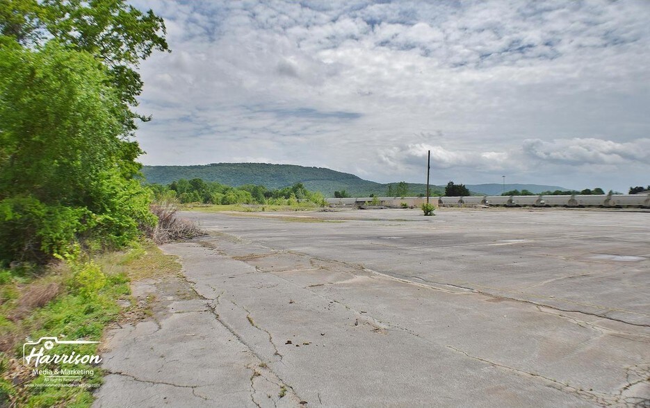 More Photos Of 13111 Memorial Pky SW, Huntsville Land For Sale