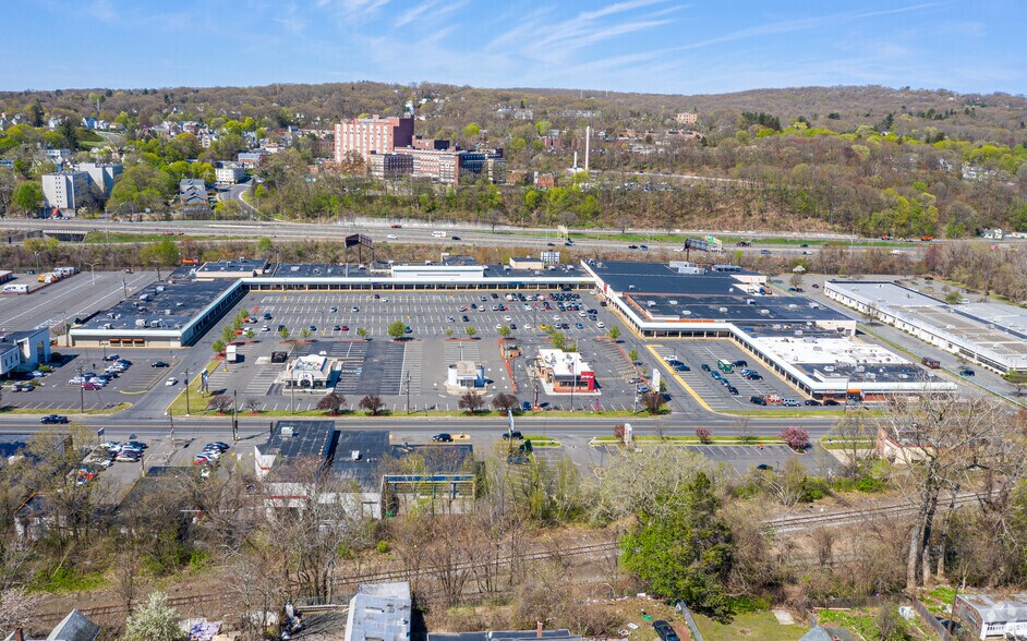 More Photos Of 95-155 Thomaston Ave, Waterbury Unknown For Lease