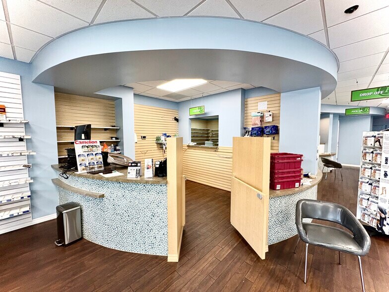 More Photos Of 910 Old Camp Rd, Lady Lake Medical For Lease