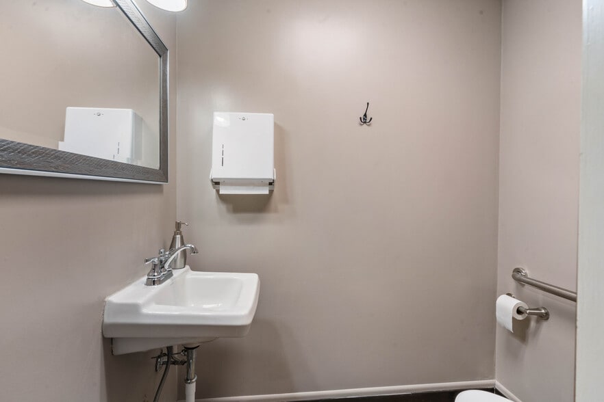 More Photos Of 1304 Hammond Ave, Superior Apartments For Sale