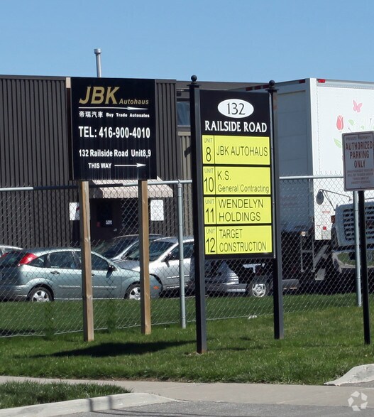 More Photos Of 132 Railside Rd, Toronto Showroom For Lease