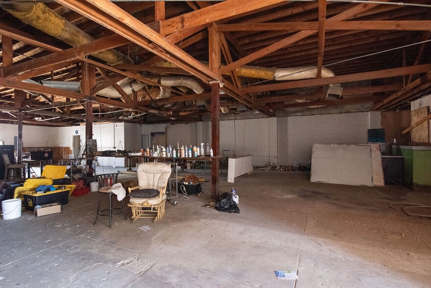 More Photos Of 132 S 1st St, Turlock Storefront For Sale