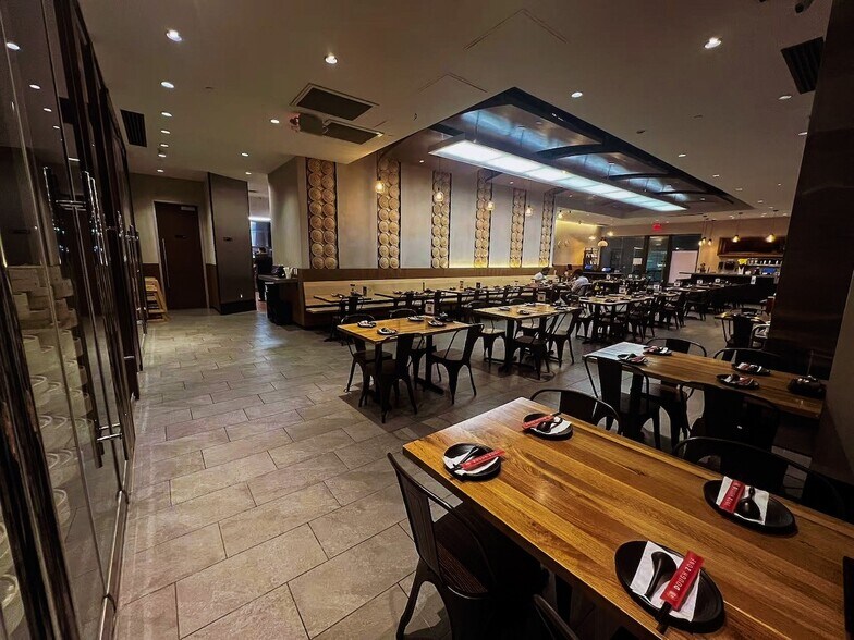 More Photos Of 1700 Post Oak Blvd, Houston Office For Lease