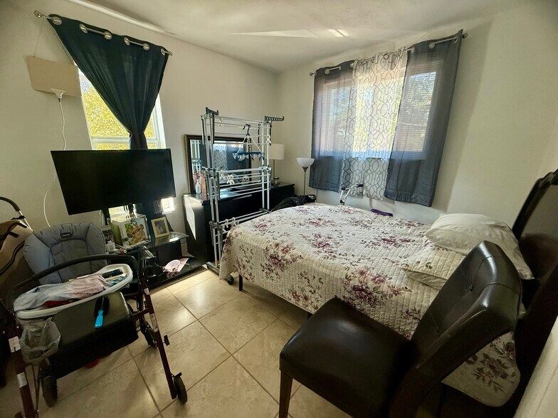 More Photos Of 4201 SW 7th St, Coral Gables Multifamily For Sale