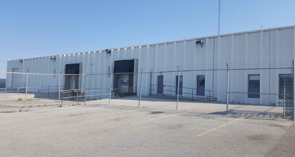 More Photos Of 6450 E Yellowstone Hwy, Evansville Warehouse For Lease