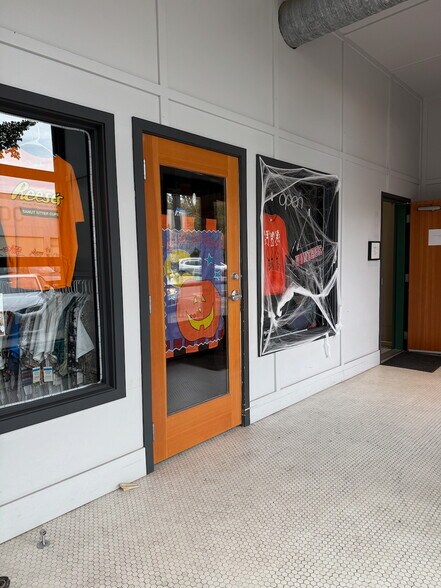 More Photos Of 728 Broadway, Tacoma Office For Sale