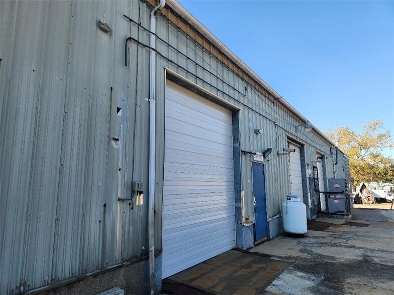 Primary Photo Of 20 Walts Way, Narragansett Warehouse For Lease