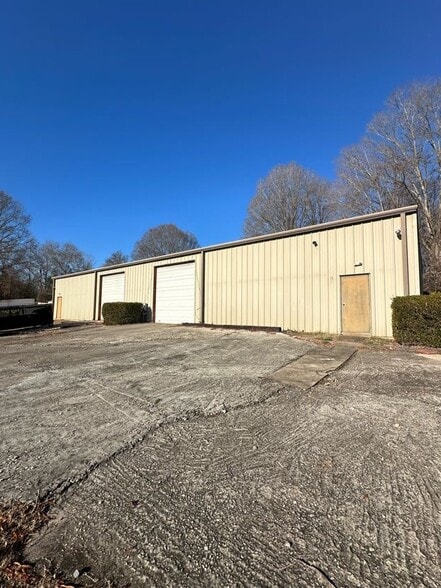 Primary Photo Of 899 Liberty St W, York Warehouse For Lease
