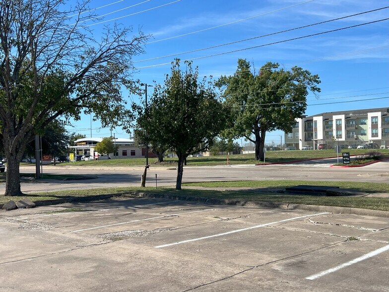 More Photos Of 4702 Saturn Rd, Garland Office For Lease