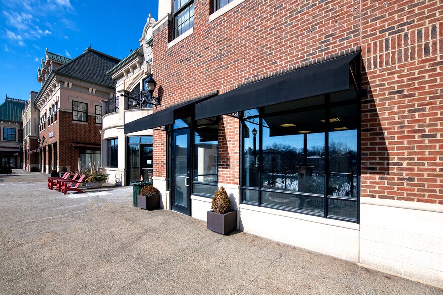 More Photos Of 24149-25389 Cedar Rd, Lyndhurst Unknown For Lease