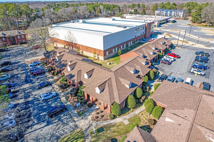 More Photos Of 6406 Carmel Rd, Charlotte Office For Sale