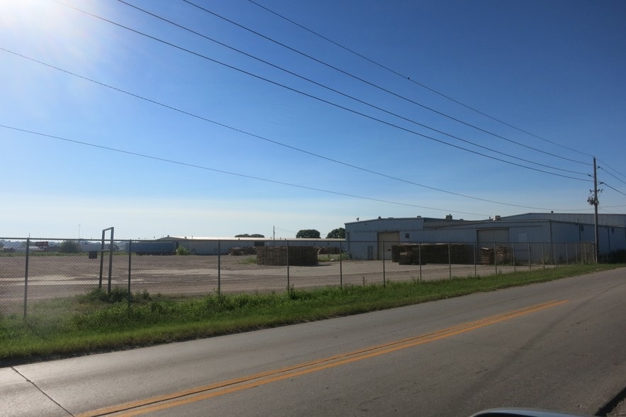 More Photos Of 2301 Bridgeport Dr, Sioux City Manufacturing For Lease