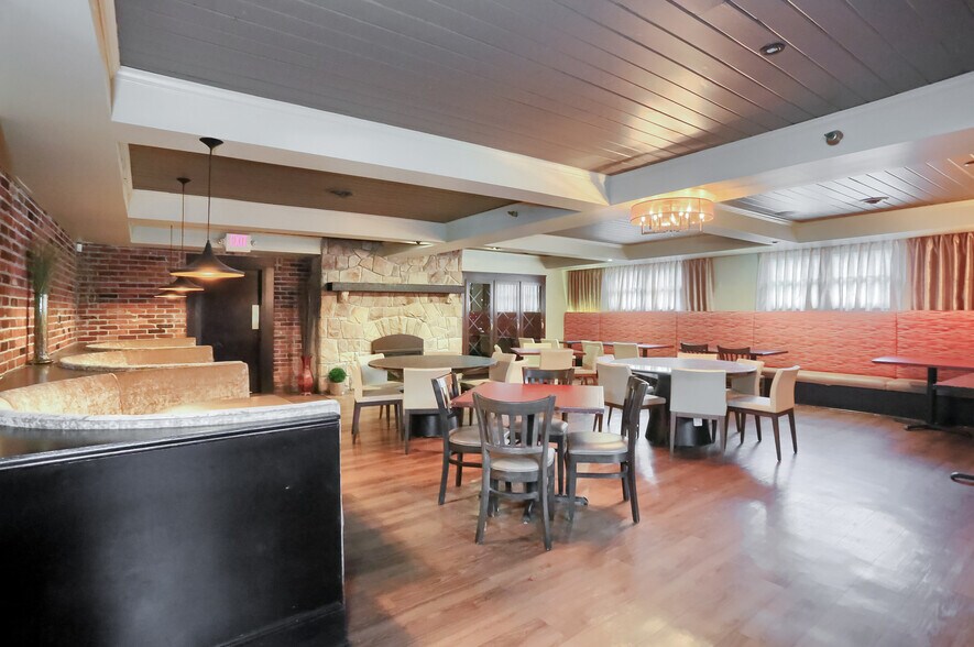 More Photos Of 634 Camp Horne Rd, Pittsburgh General Retail For Sale