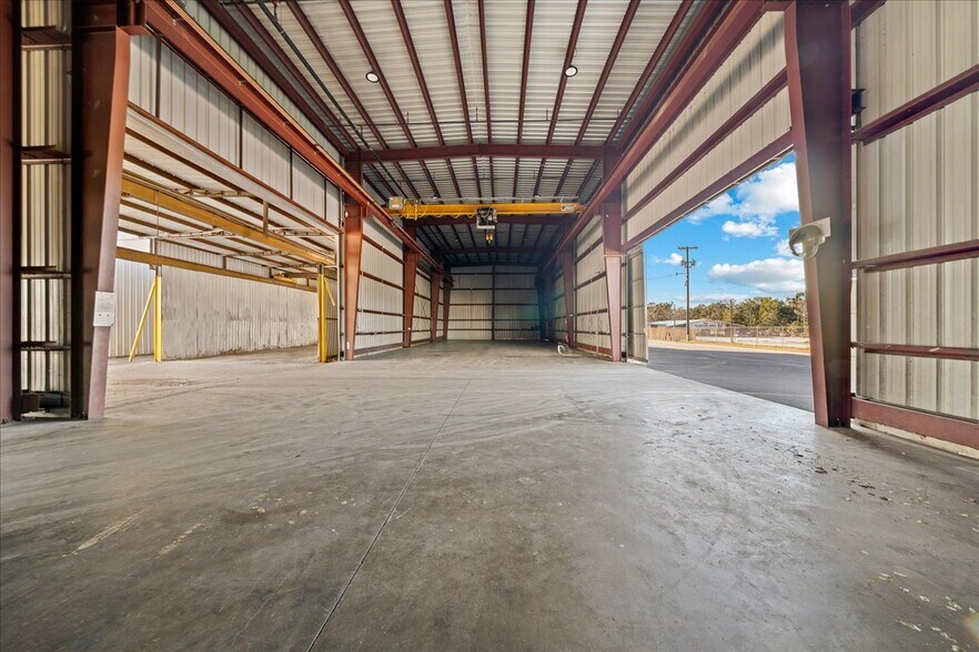 More Photos Of 1118 N Magnolia Ave, Ocala Warehouse For Sale