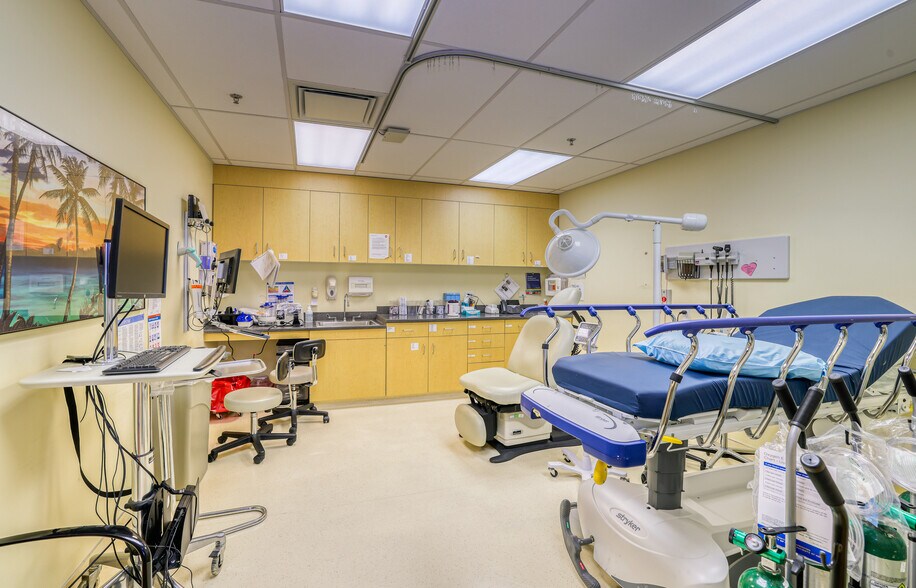 More Photos Of 10168 Parkglenn Way, Parker Medical For Sale